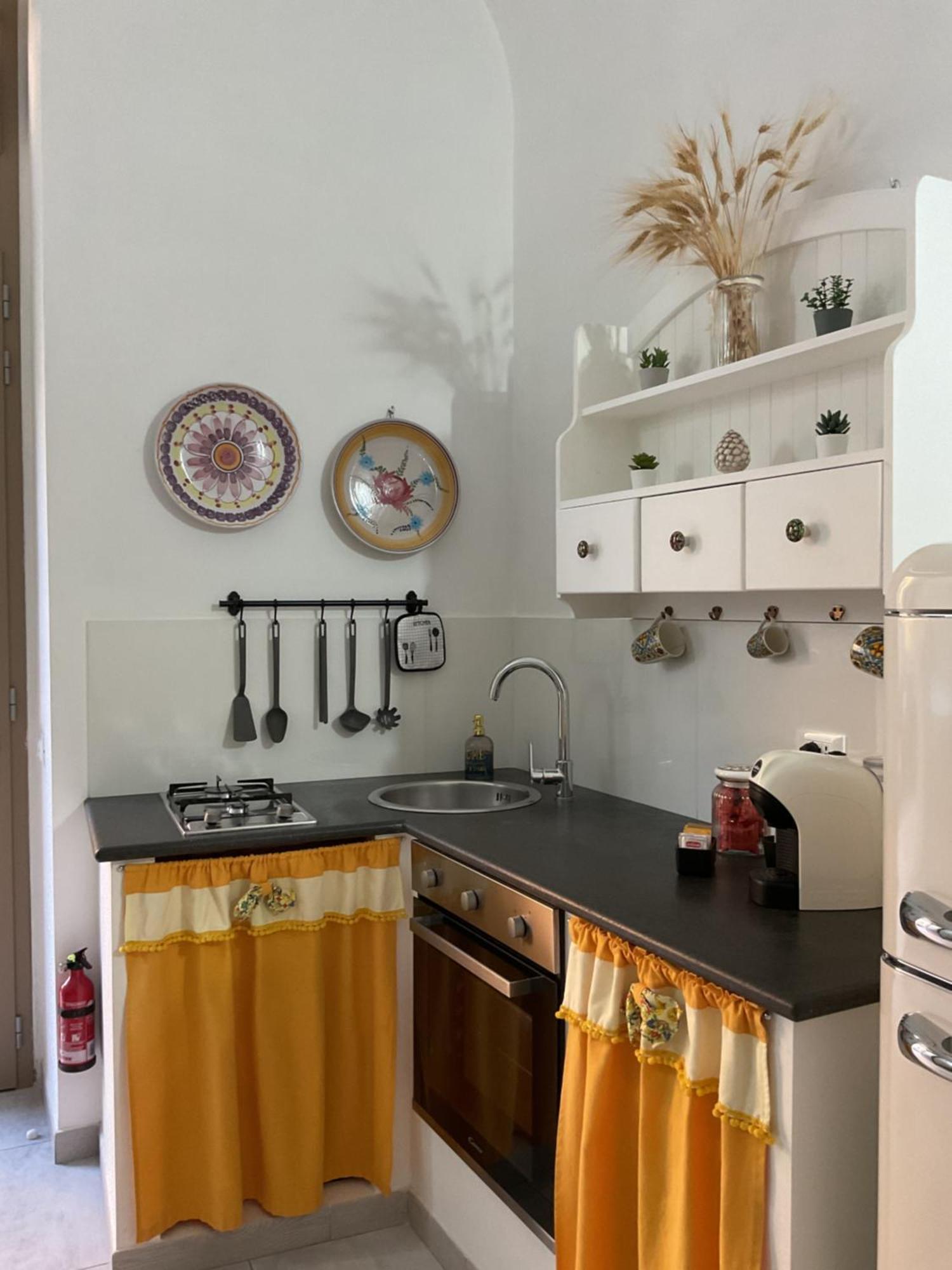 Rossaroll Holiday Houses Noto Esterno foto