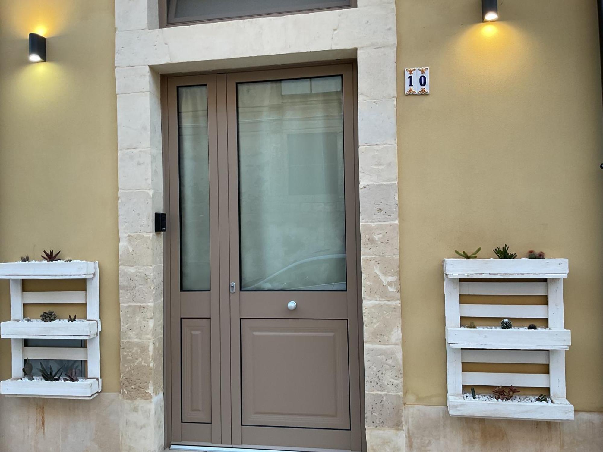Rossaroll Holiday Houses Noto Esterno foto